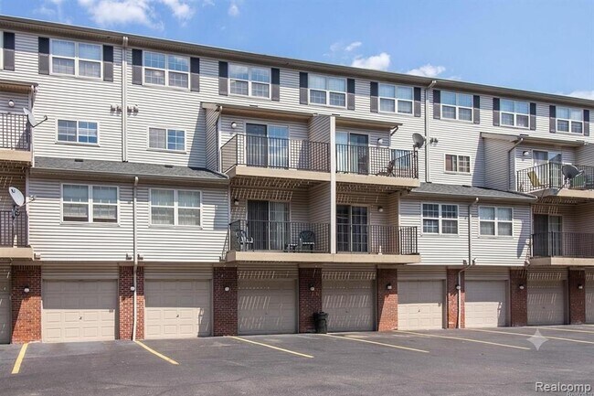 Foto del edificio - 29415 Glen Oaks Blvd E
