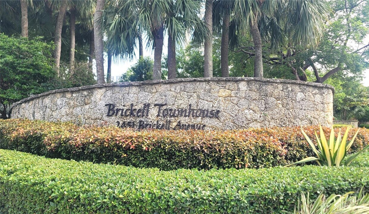 Foto principal - 2451 Brickell Ave