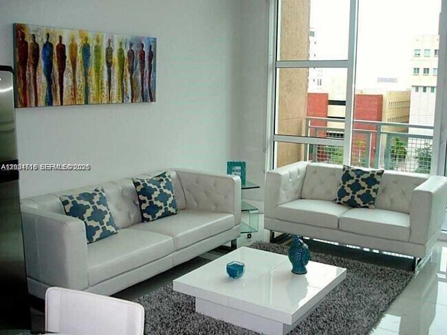 Foto del edificio - 244 Biscayne Blvd