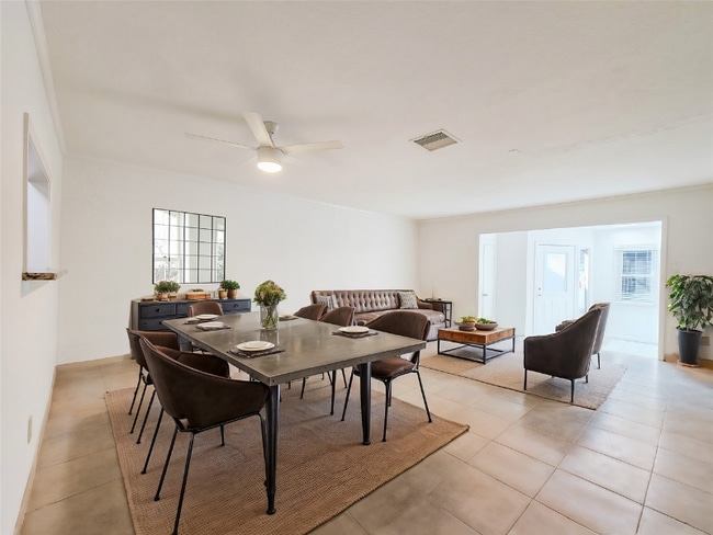 Photo - 811 Lovett Blvd Apartment