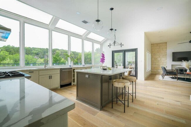Foto del edificio - 1716 Bartoncliff Dr