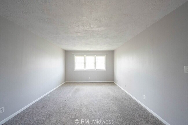 Foto del edificio - "Charming 2-Bedroom Retreat in the Heart of Shelbyville – Perfectly Cozy at 800 Sq Ft!"