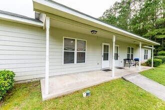 Building Photo - 241 Lakewood Dr