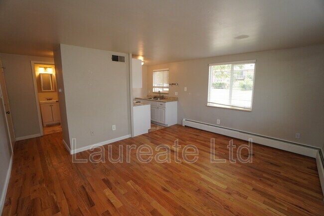 Foto del edificio - 10500 W 8th Ave
