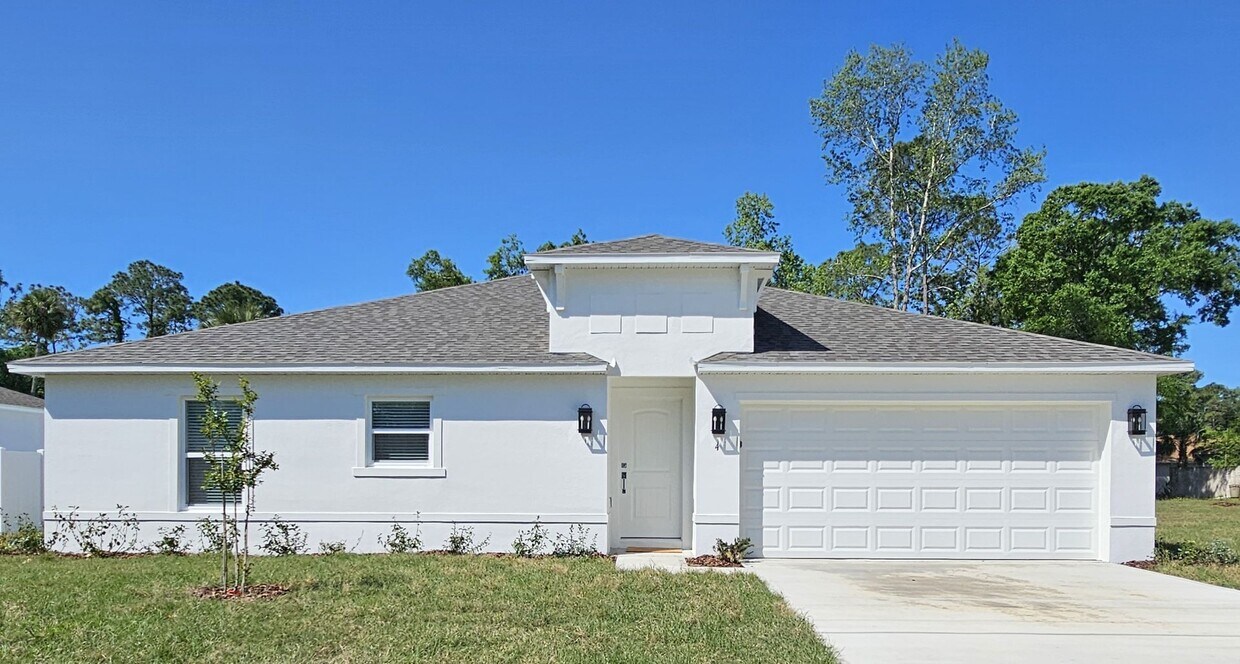 Primary Photo - *** 1ST MONTHS RENT FREE! STUNNING 4/2 BRA...