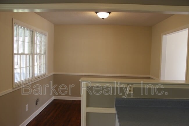 Building Photo - 4805 Oak Park Rd