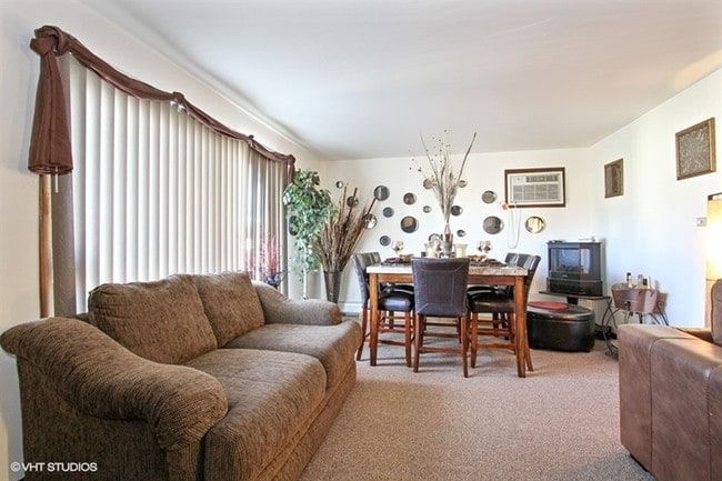 Living Area - 9701 S Karlov Ave