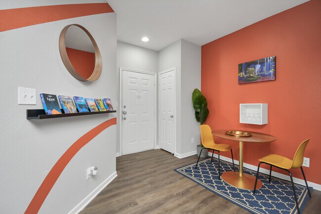 Building Photo - 9955 Kirby Dr