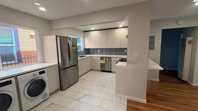 Foto del edificio - 3640 West St