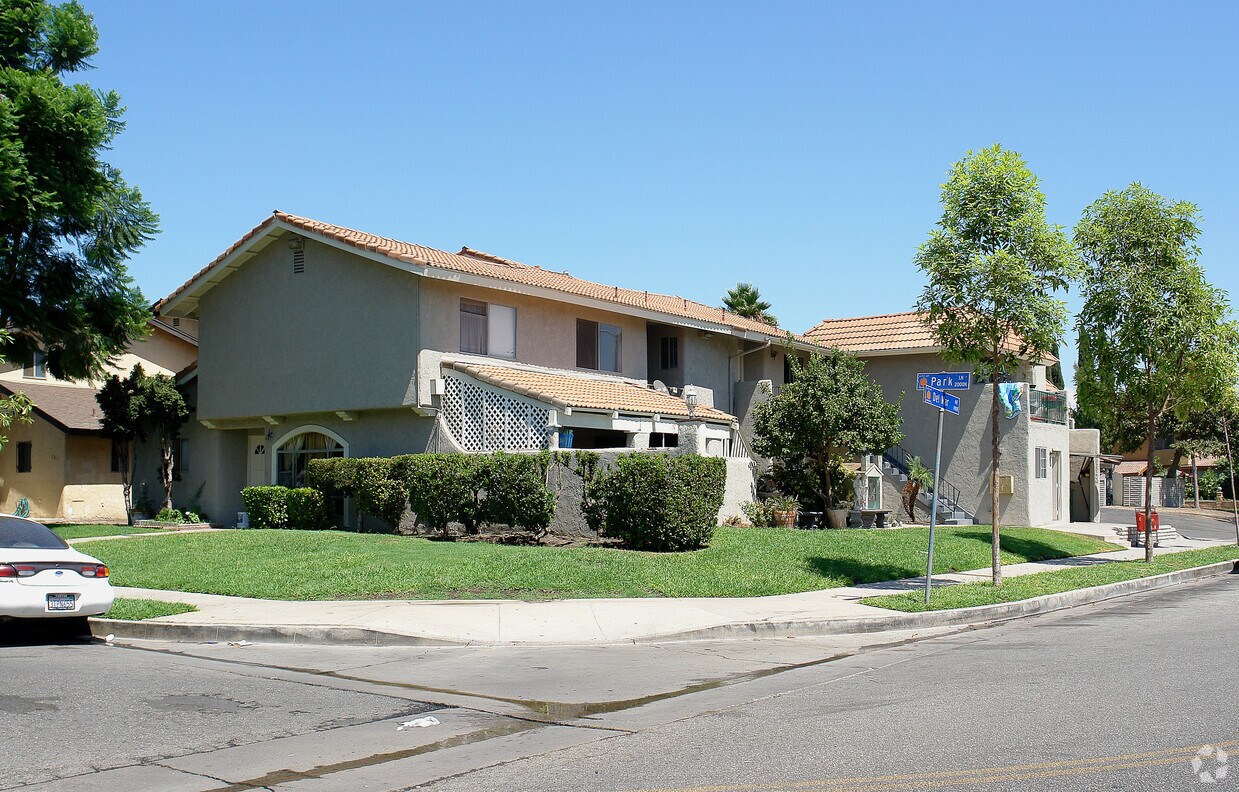 2035 N Park Ln, Orange, CA 92865 Apartments in Orange, CA