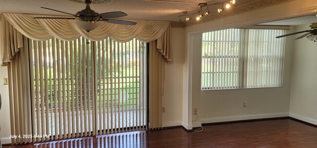 Building Photo - 1300 Saint Charles Pl