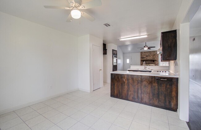 Foto del edificio - 7322 Willowtex Dr