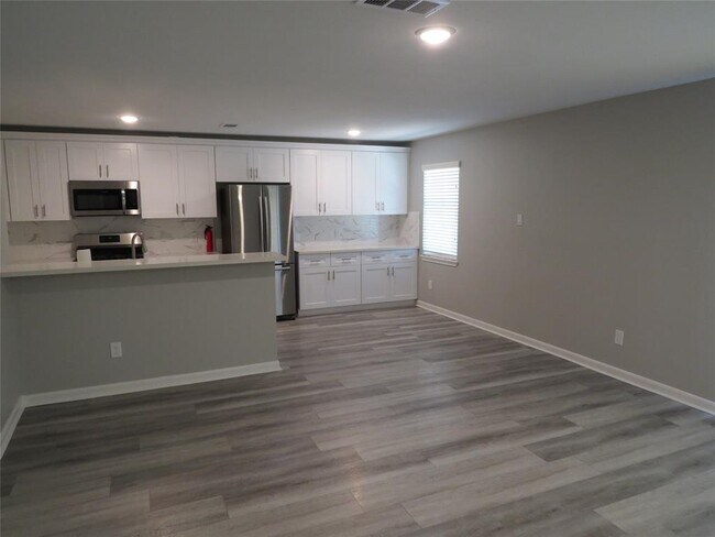 Foto del edificio - 1210 E Princeton Ln