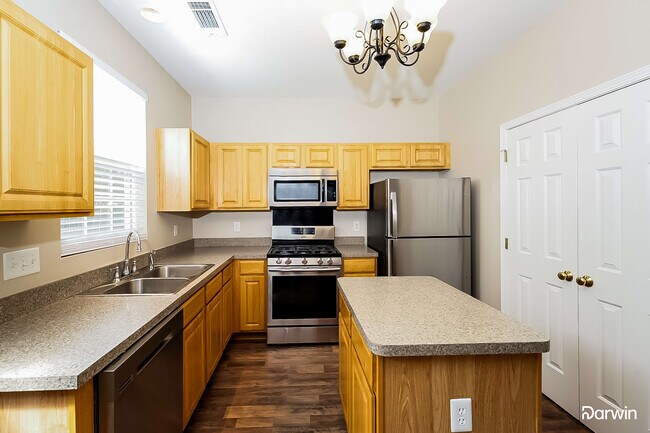 Foto del edificio - 3600 Throughbrook Ct