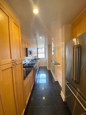 Building Photo - 210 E 68th St