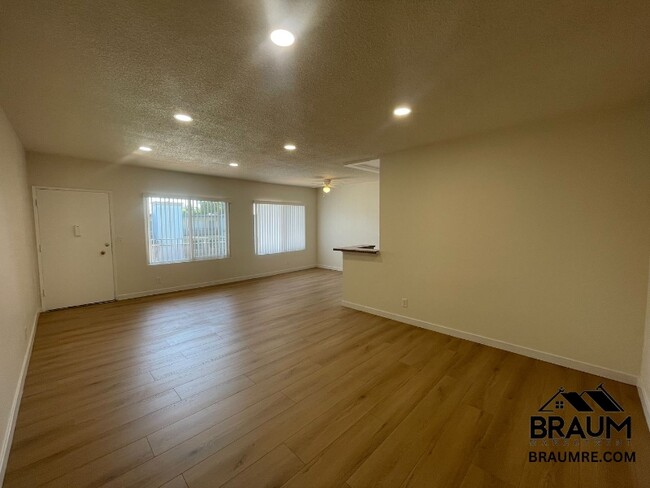 Photo - 6041 Whitsett Ave Apartment