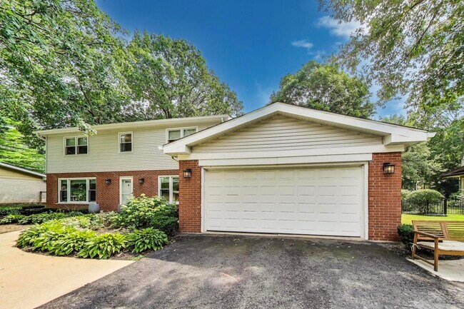 Foto del edificio - 317 E Forest Ln