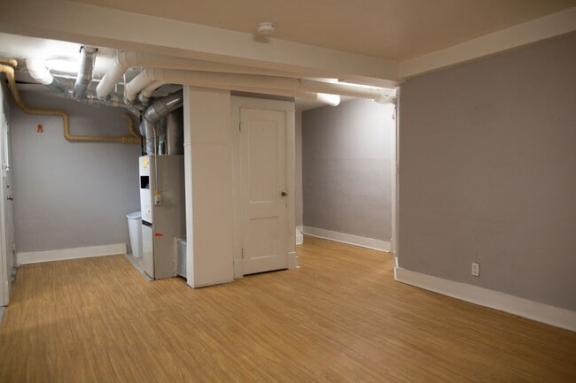 Building Photo - 1328 Mariposa St
