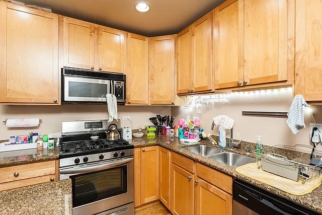 Foto del edificio - 1142 W Morse Ave