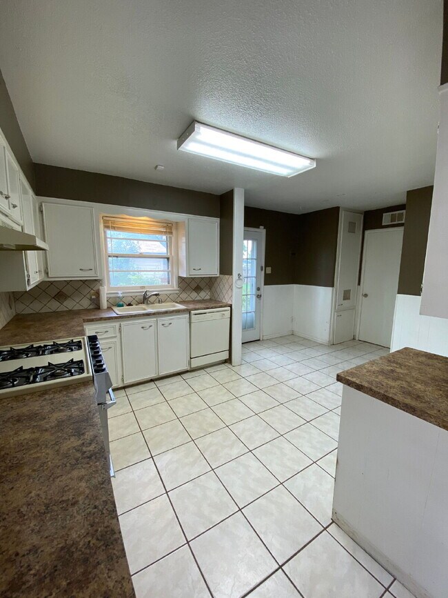 Foto del edificio - Charming 3-Bedroom Lubbock Home with Spaci...