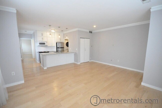 Building Photo - 27 Buttles Ave