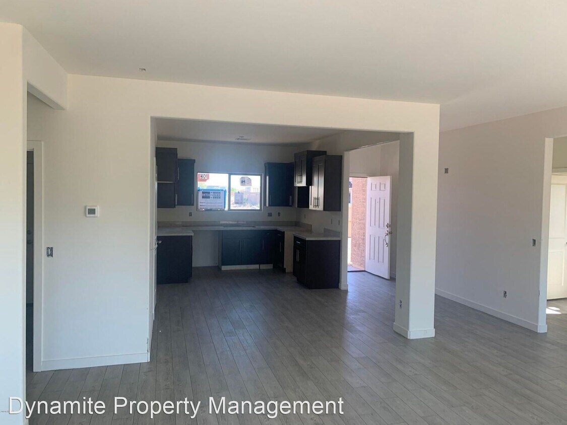 Primary Photo - 3 br, 2 bath House - 10821 W Carmelita Circle