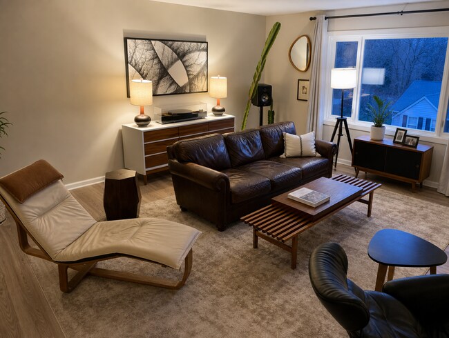 Sala de estar (contigua al comedor) - 13360 W Bluemound Rd