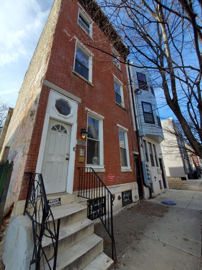 Building Photo - 1326 N 7th St