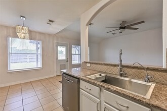 Building Photo - 911 Ruth Cir