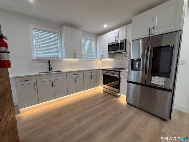 Foto del edificio - 21-23-23 Elliott St