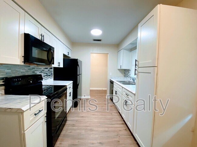 Foto del edificio - 1121 Mary Jane Ln