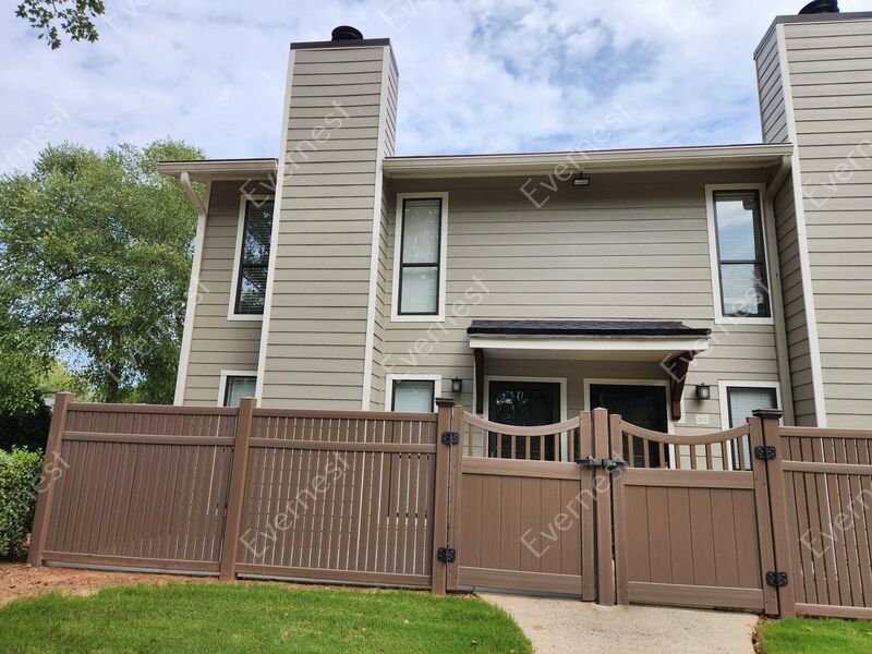 201 Park Ridge Cir, Marietta, GA 30068 Condo for Rent in Marietta, GA