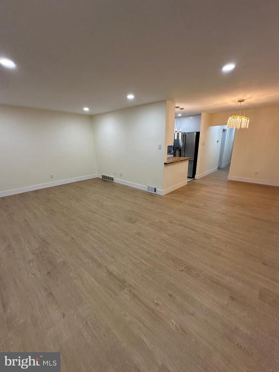 Foto del edificio - 8540 Castor Ave