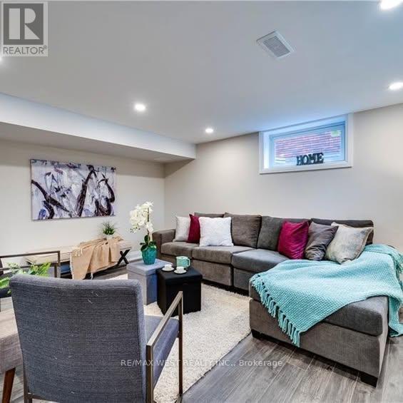 Photo du bâtiment - 150 W 27th St