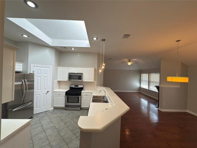 Foto del edificio - 8005 Nairn Dr