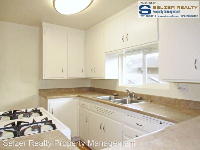 Foto del edificio - 2 br, 1 bath House - 800 Jackson Ave.