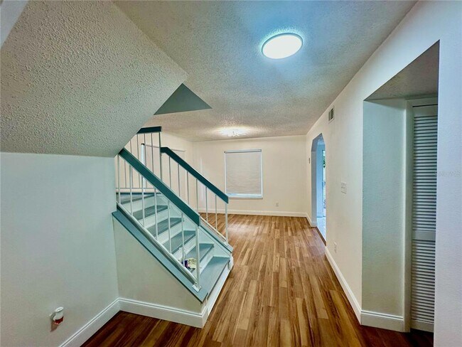 Building Photo - 2320 Pebble Brook Rd