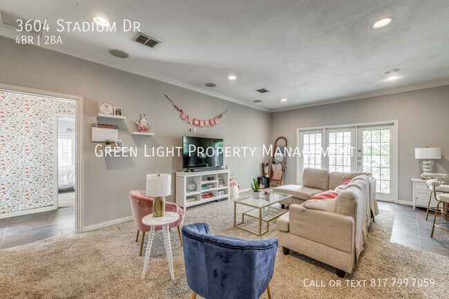 Building Photo - 3604 Stadium Dr