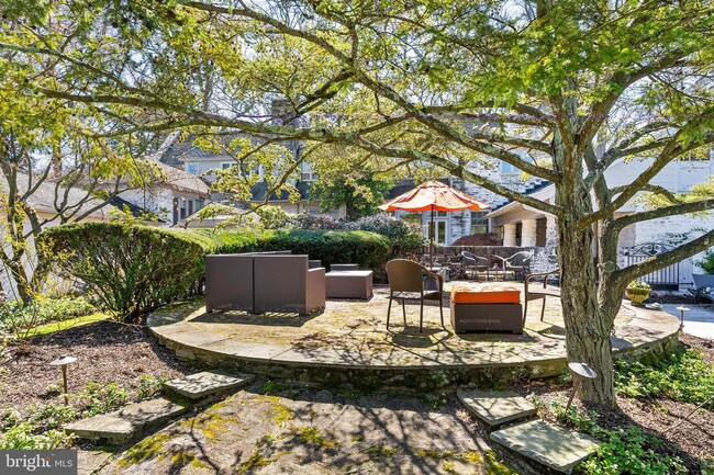 Foto del edificio - 423 Colebrook Ln