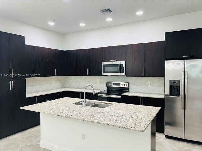 Foto del edificio - 12432 NW 18th Ct