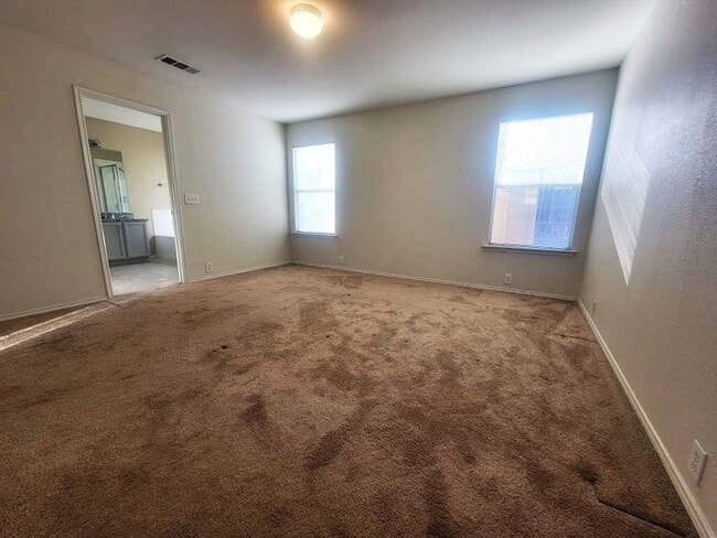 Building Photo - 1319 Periwinkle Dr