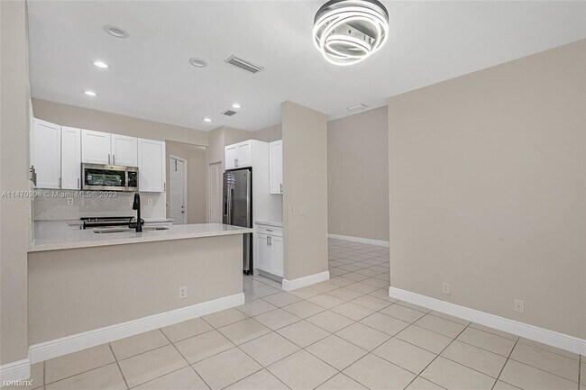 Foto del edificio - 3 br, 2 bath Townhome - 1076 SW 158th Way ...