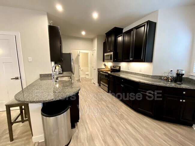 Foto del edificio - 902 Centurion Cir