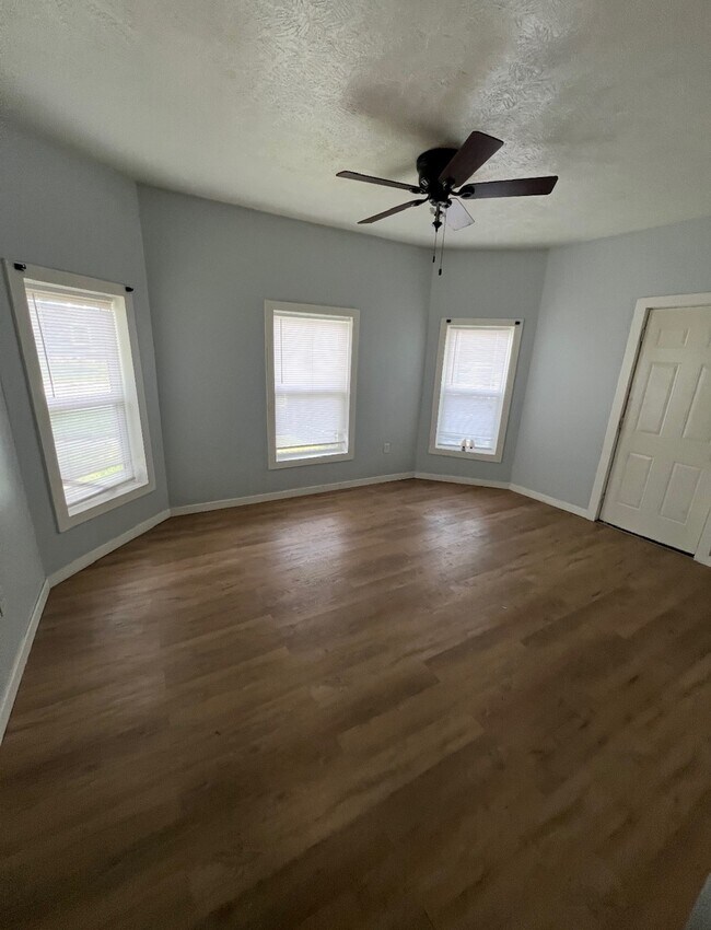 Foto del edificio - 619 S Armstrong St