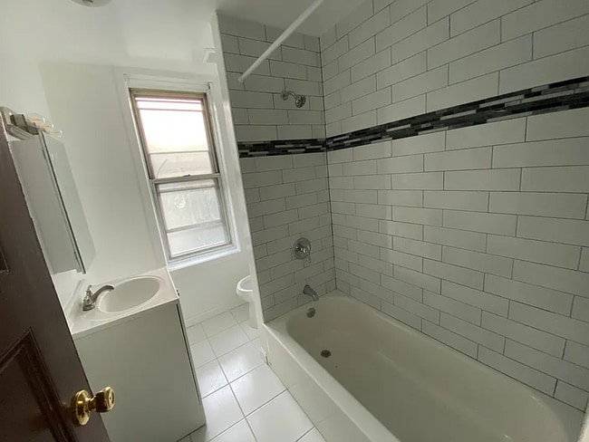 Photo - 362 E 198th St Townhome