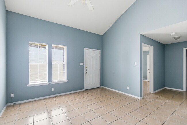 Foto del edificio - 7627 Windsor Oaks