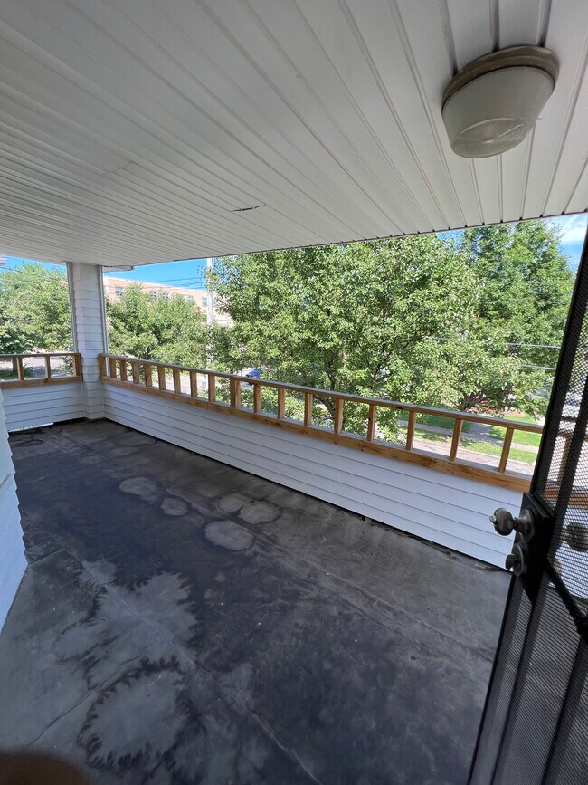 3392 W 99th St Unit 3392 Up, Cleveland, OH 44102 Apartments in