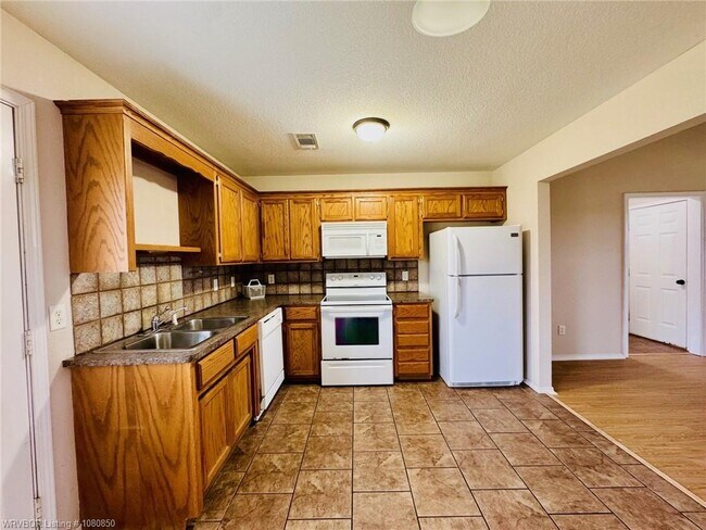 Foto del edificio - 2310 Kaylonni Ln