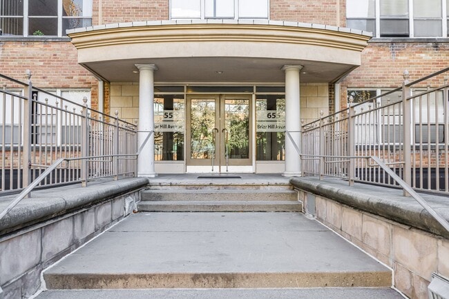 Photo du bâtiment - 655 Briar Hill Avenue