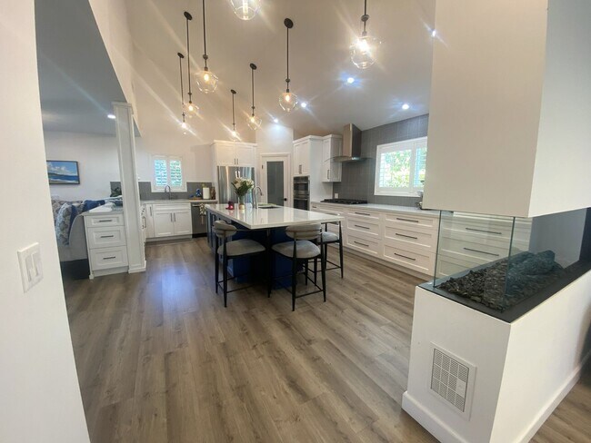 Building Photo - Beautiful Southwest Torrance Two-Story Home!